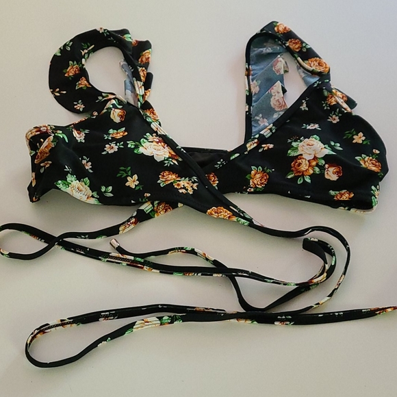 Wrap-around Bikini Set - Picture 2 of 7